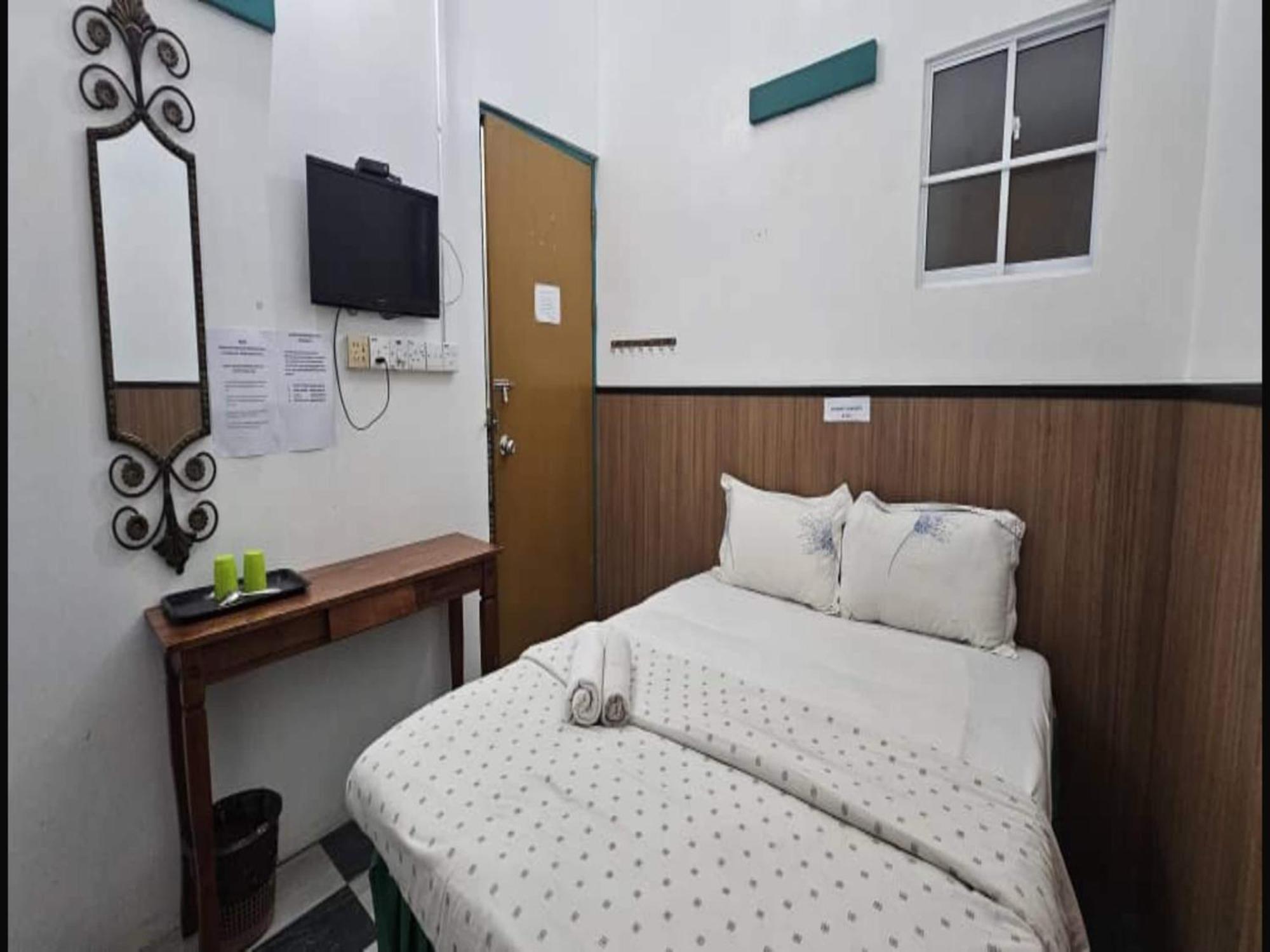 Oyo 90979 Sianglory Inn كوتا كينابالو المظهر الخارجي الصورة