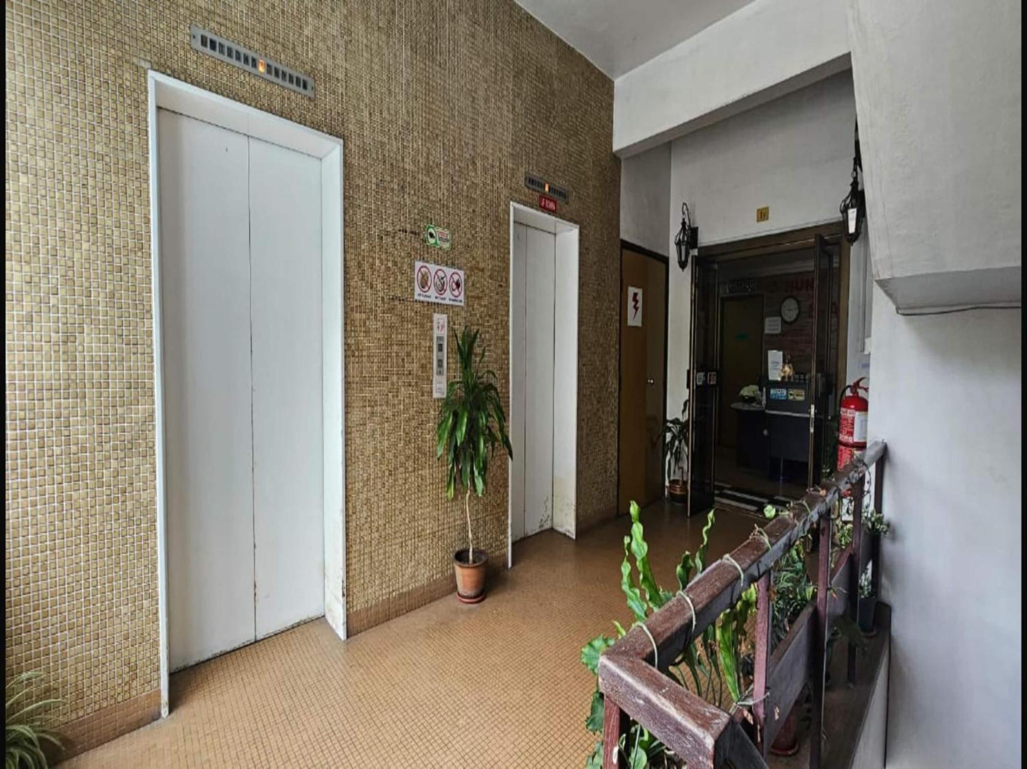 Oyo 90979 Sianglory Inn كوتا كينابالو المظهر الخارجي الصورة