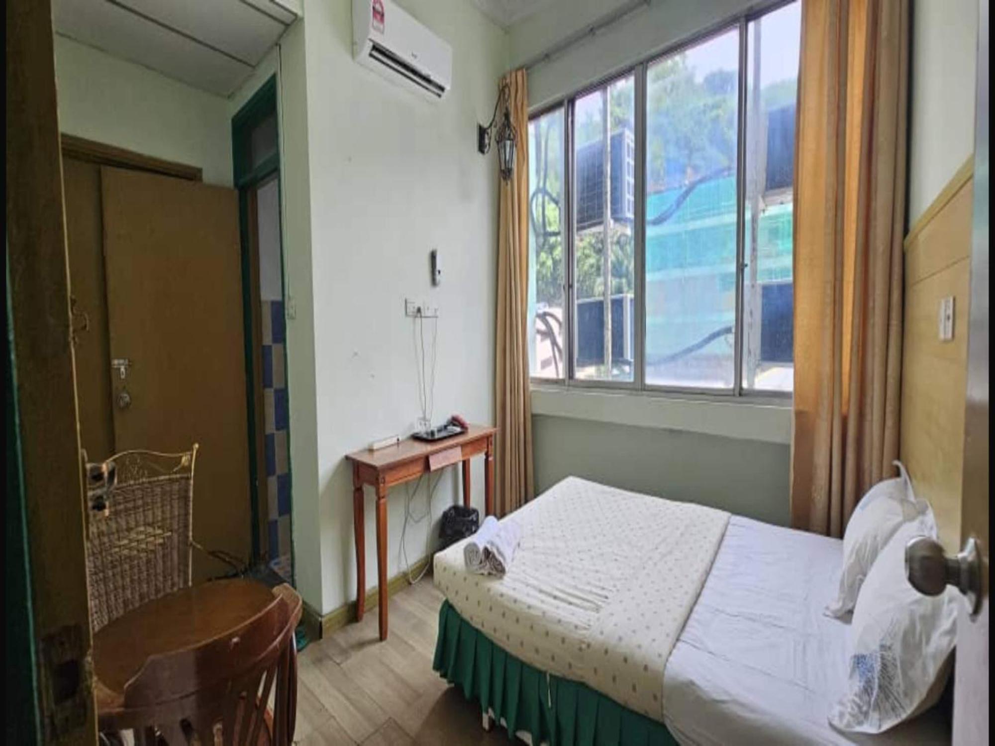 Oyo 90979 Sianglory Inn كوتا كينابالو المظهر الخارجي الصورة