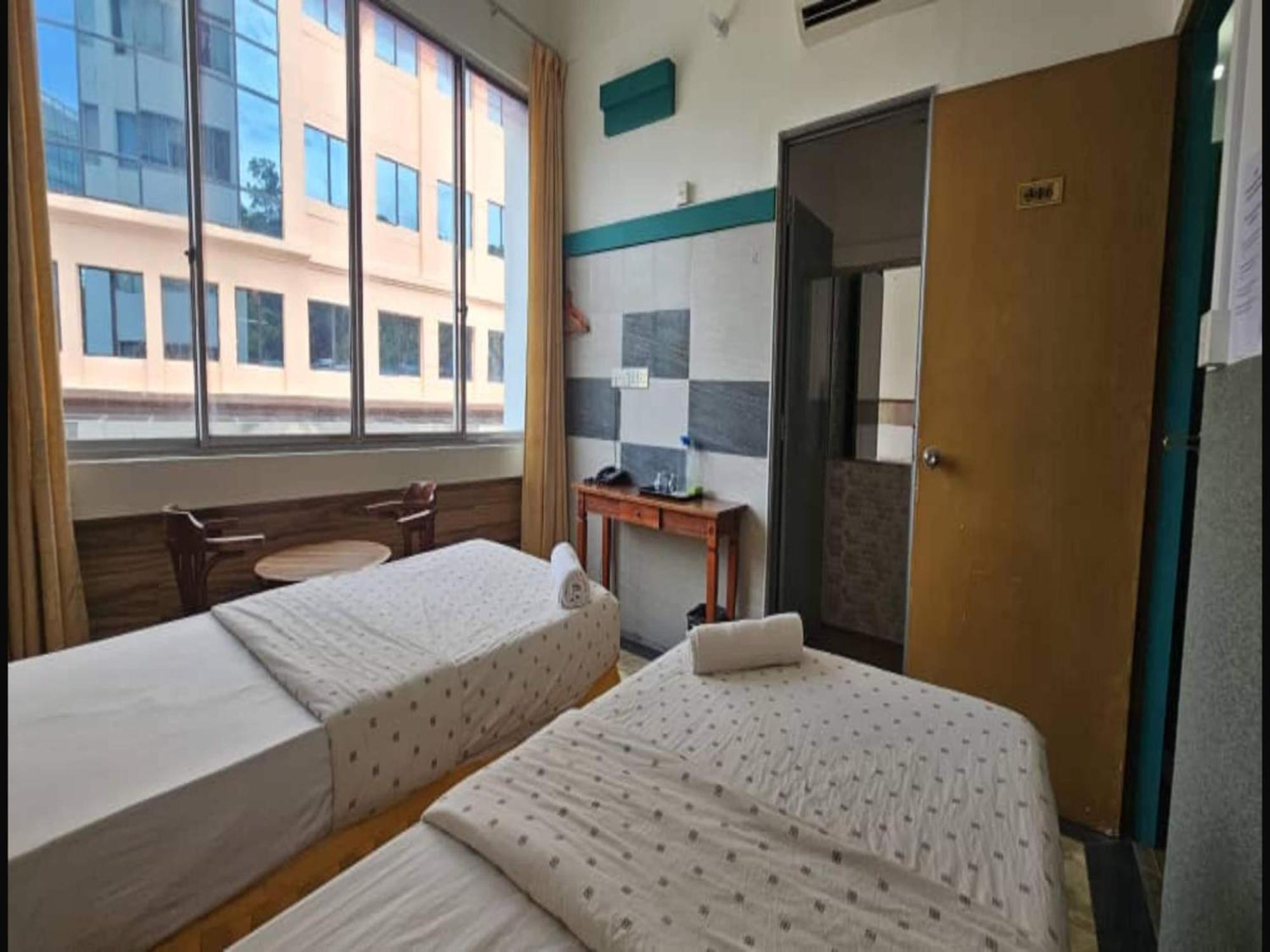 Oyo 90979 Sianglory Inn كوتا كينابالو المظهر الخارجي الصورة