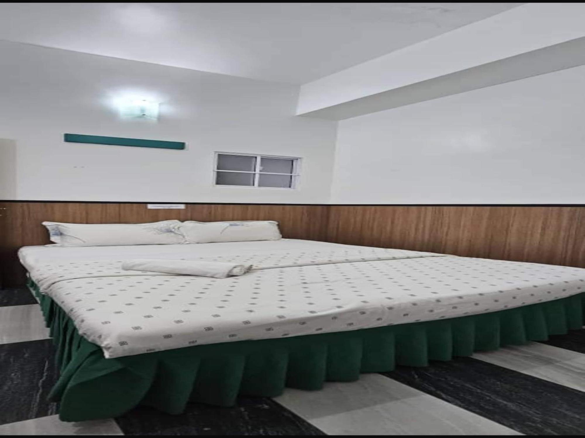 Oyo 90979 Sianglory Inn كوتا كينابالو المظهر الخارجي الصورة