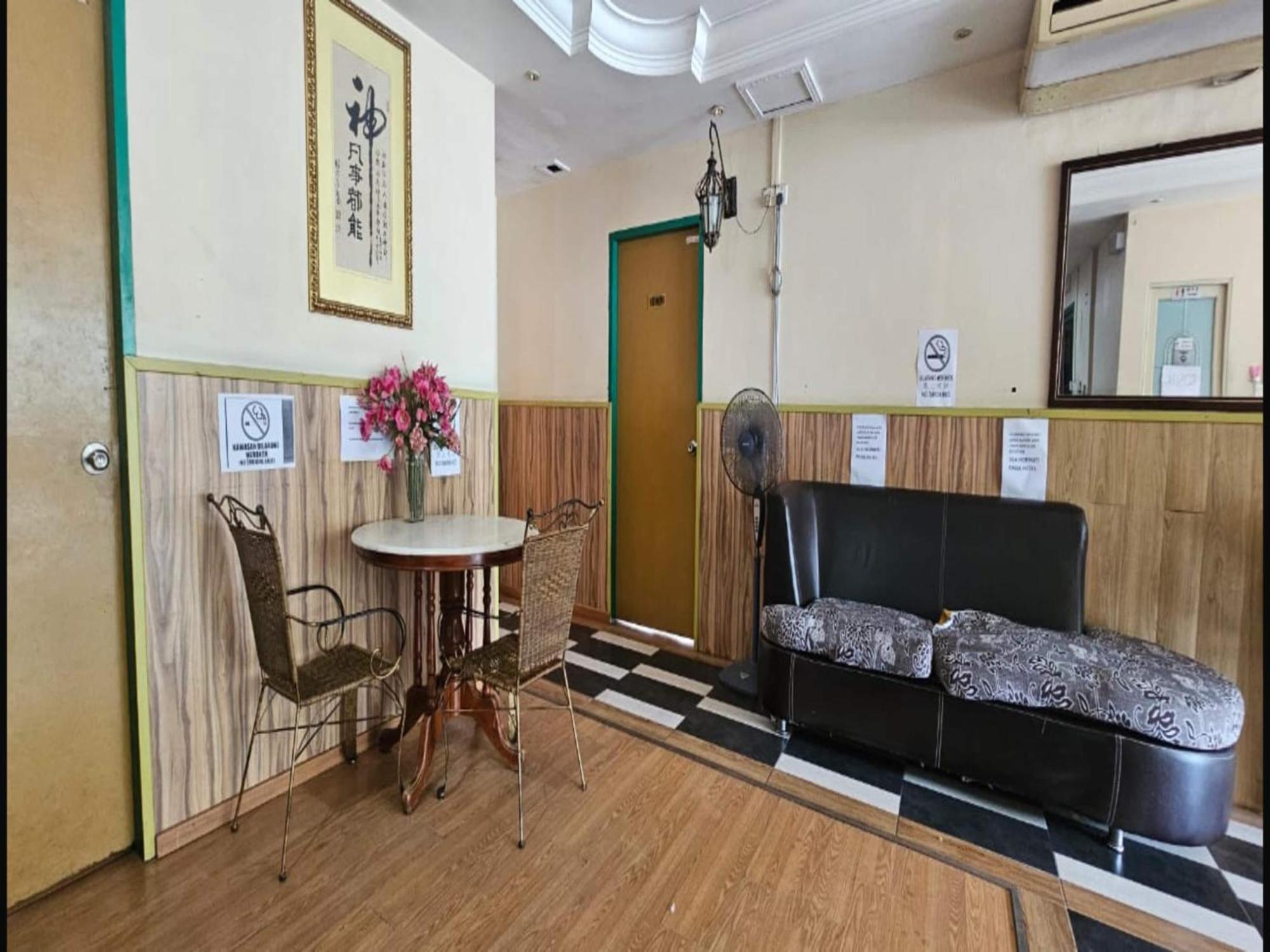 Oyo 90979 Sianglory Inn كوتا كينابالو المظهر الخارجي الصورة